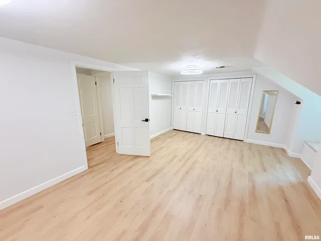 $415,000 | 19 Wildwood Drive, Mount Vernon, IL 62864