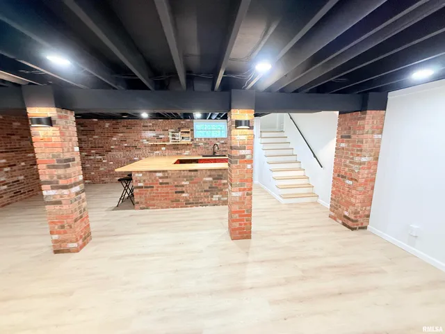 $415,000 | 19 Wildwood Drive, Mount Vernon, IL 62864