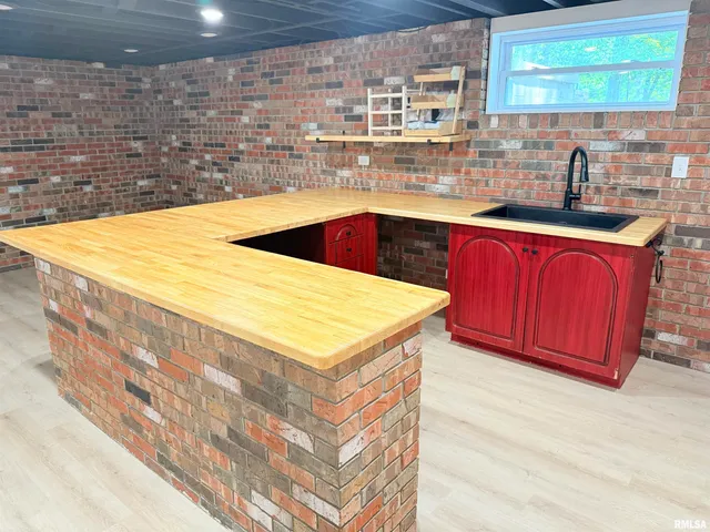 $415,000 | 19 Wildwood Drive, Mount Vernon, IL 62864