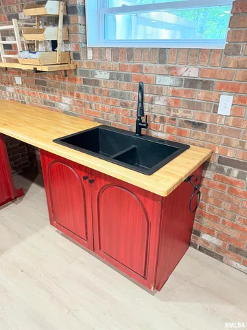 $415,000 | 19 Wildwood Drive, Mount Vernon, IL 62864