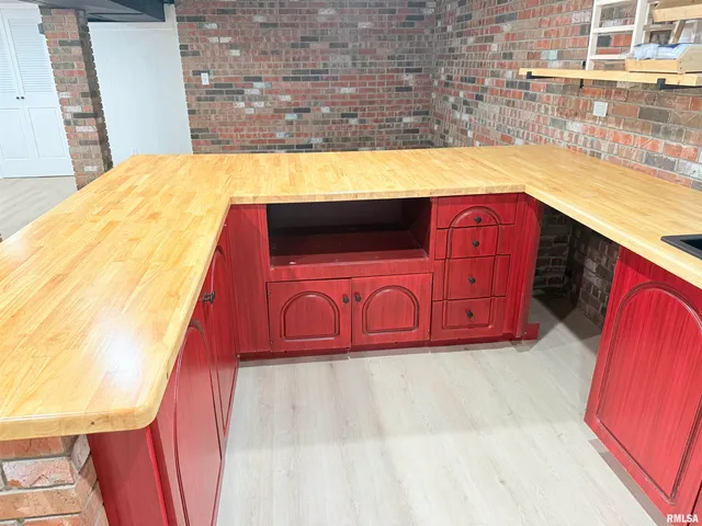 $415,000 | 19 Wildwood Drive, Mount Vernon, IL 62864