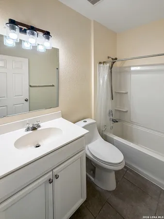 $2,300 | 10535 Noble Canyon, San Antonio, TX 78254