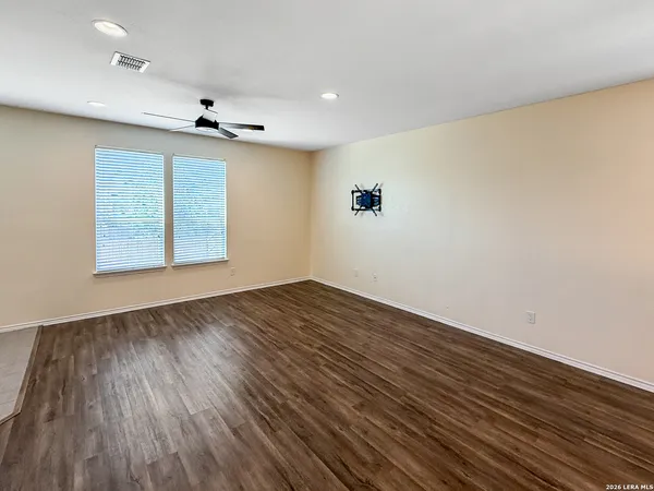 $2,300 | 10535 Noble Canyon, San Antonio, TX 78254