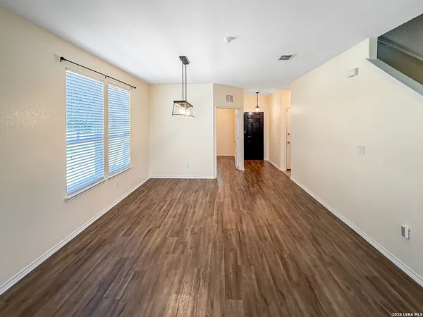 $2,300 | 10535 Noble Canyon, San Antonio, TX 78254