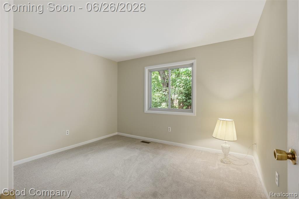 21466 Ruth Street Farmington, MI 48336 - Photo 21 of 37