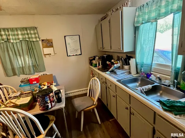 $40,000 | 913 Hawley Avenue, Taylorville, IL 62568