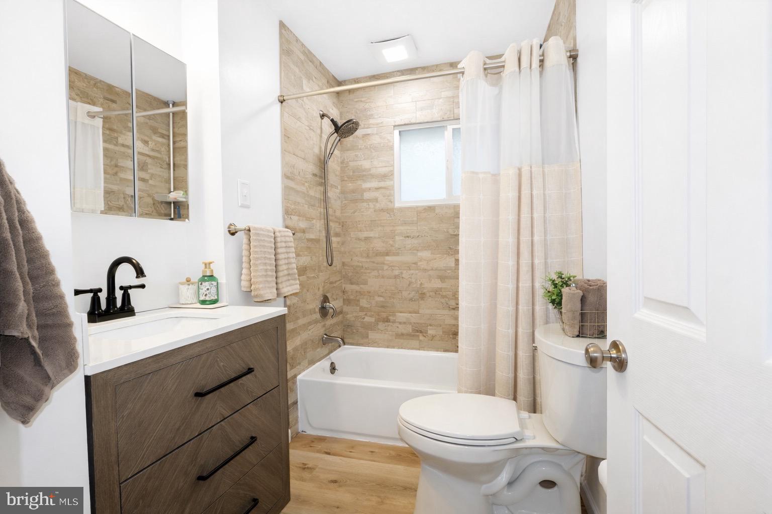 418 Perkins Lane Delanco, NJ 08075 - Photo 11 of 17 Modern bathroom with stylish finishes.