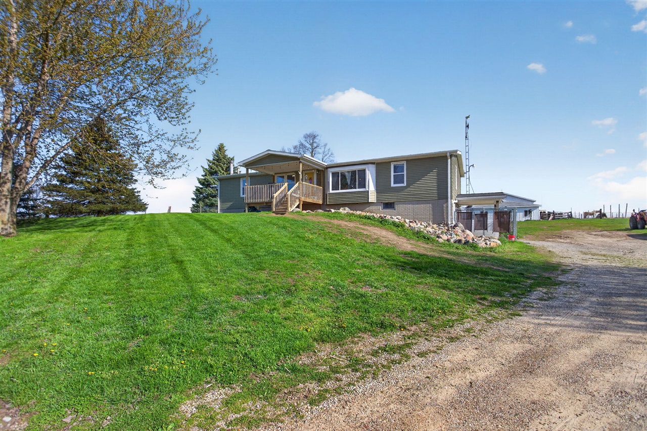 18990 Rome Road Addison, MI 49220 - Photo 1 of 60