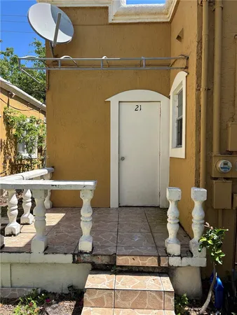 $1,650 | 1715 Lincoln Street, Unit 21, Hollywood, FL 33020