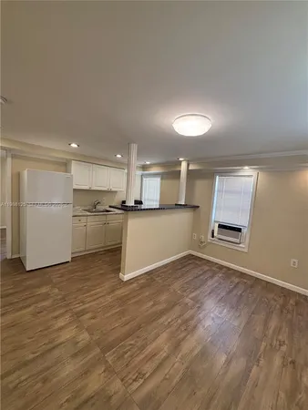$1,650 | 1715 Lincoln Street, Unit 21, Hollywood, FL 33020