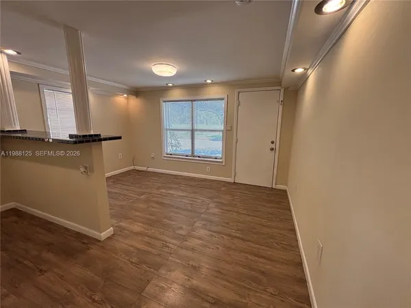$1,650 | 1715 Lincoln Street, Unit 21, Hollywood, FL 33020