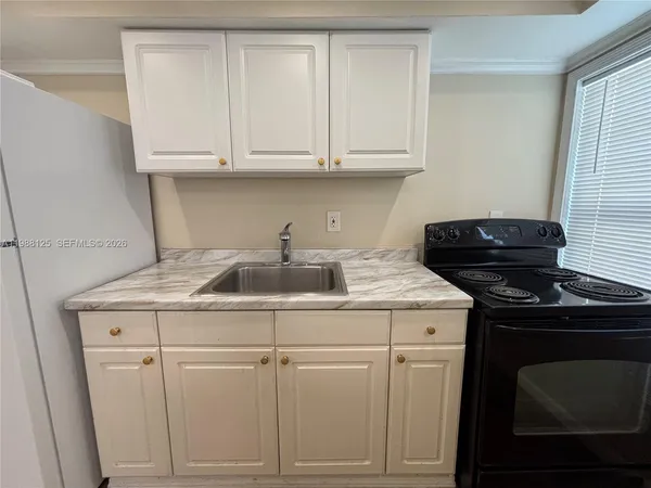 $1,650 | 1715 Lincoln Street, Unit 21, Hollywood, FL 33020
