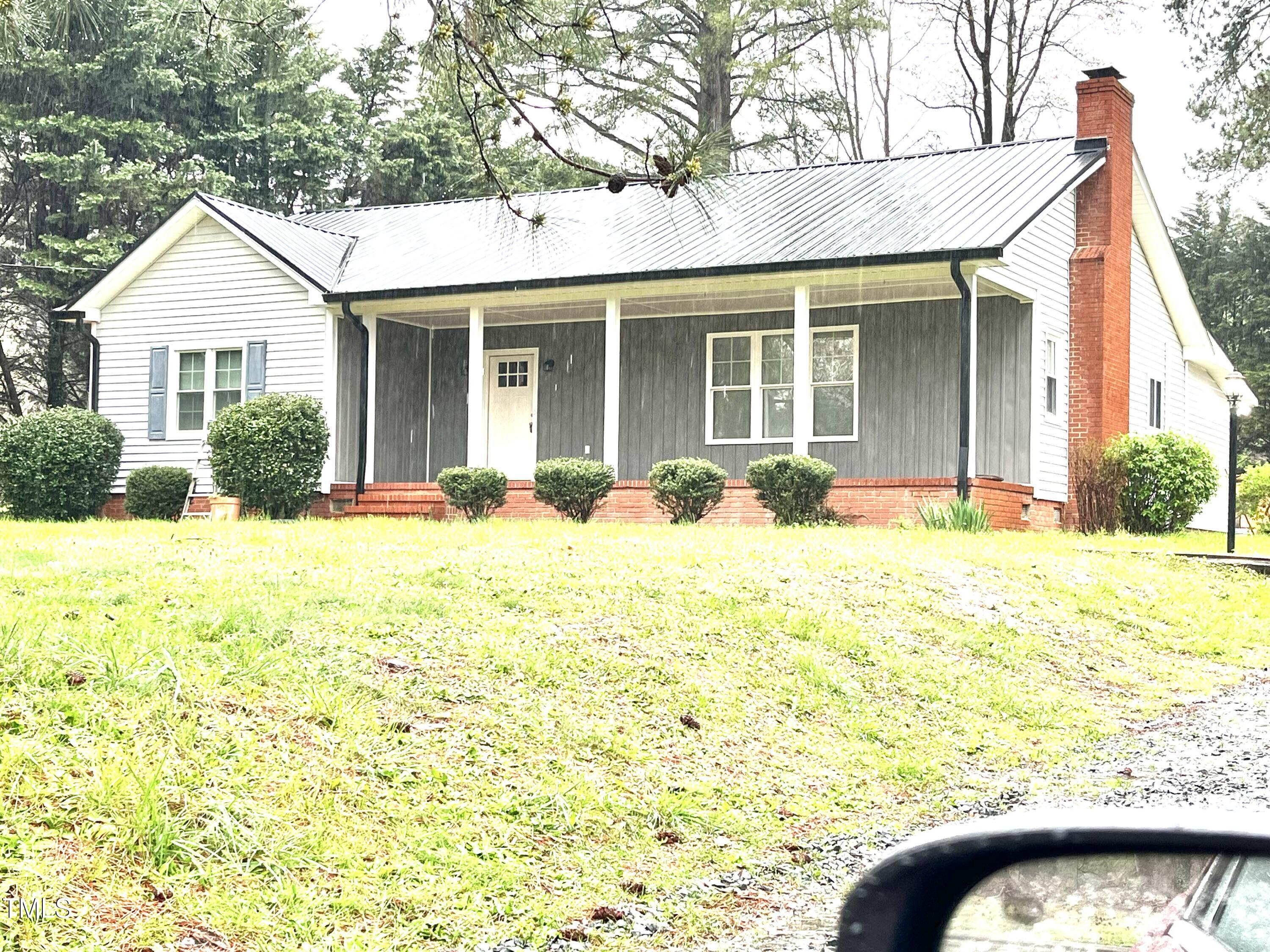 786 Burlington Road Roxboro, NC 27573 - Photo 2 of 19 IMG_4117