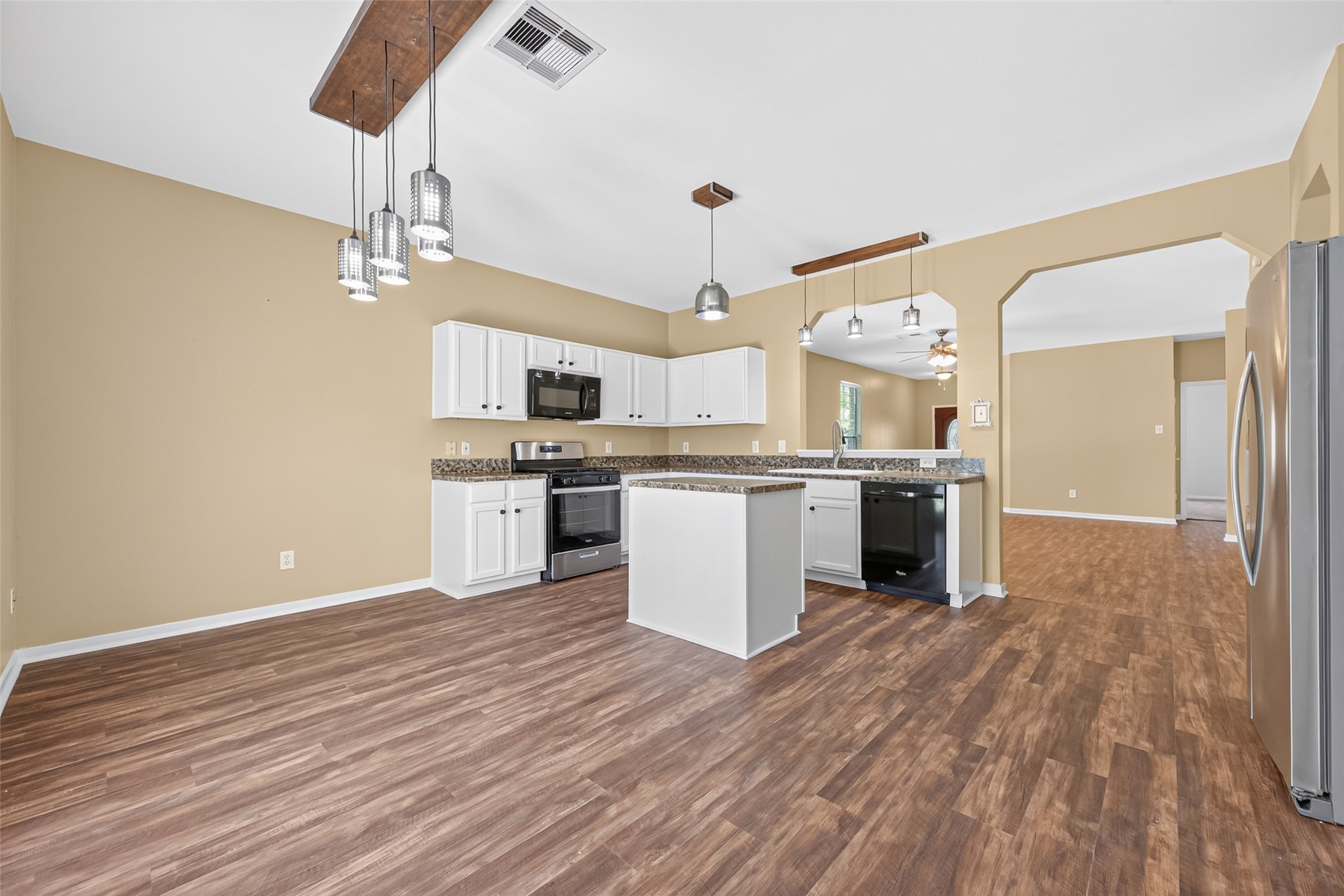 915 Morley Park Lane Spring, TX 77373 - Photo 2 of 34