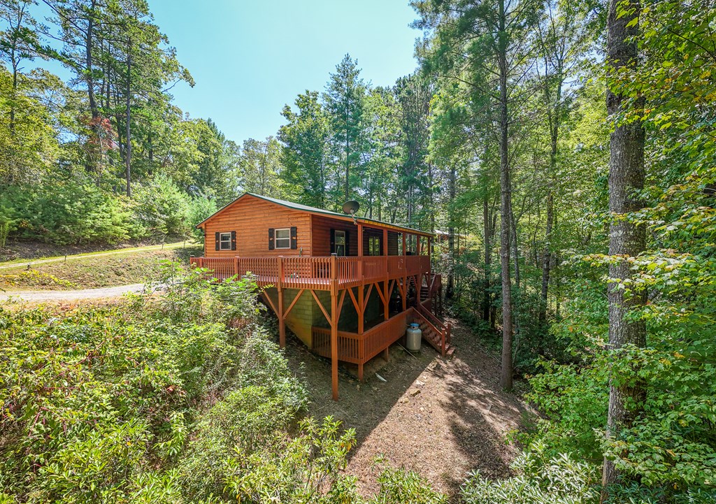 15 Fern Rdg Trail Murphy, NC 28906 - Photo 17 of 40 a view of a wooden deck with a yard