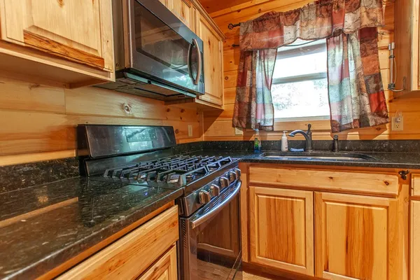 $264,900 | 15 Fern Rdg Trail, Murphy, NC 28906