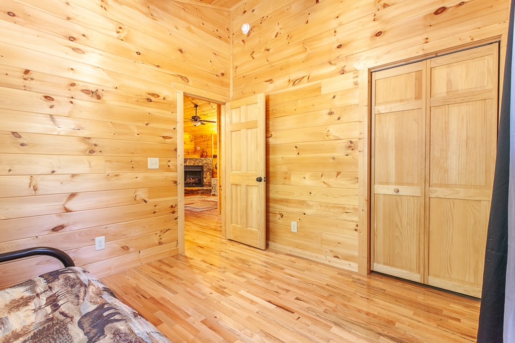 15 Fern Rdg Trail Murphy, NC 28906 - Photo 6 of 40 a bathroom with a shower