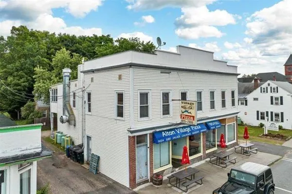 $1,475 | 132 Main Street, Unit 2, Alton, NH 03809