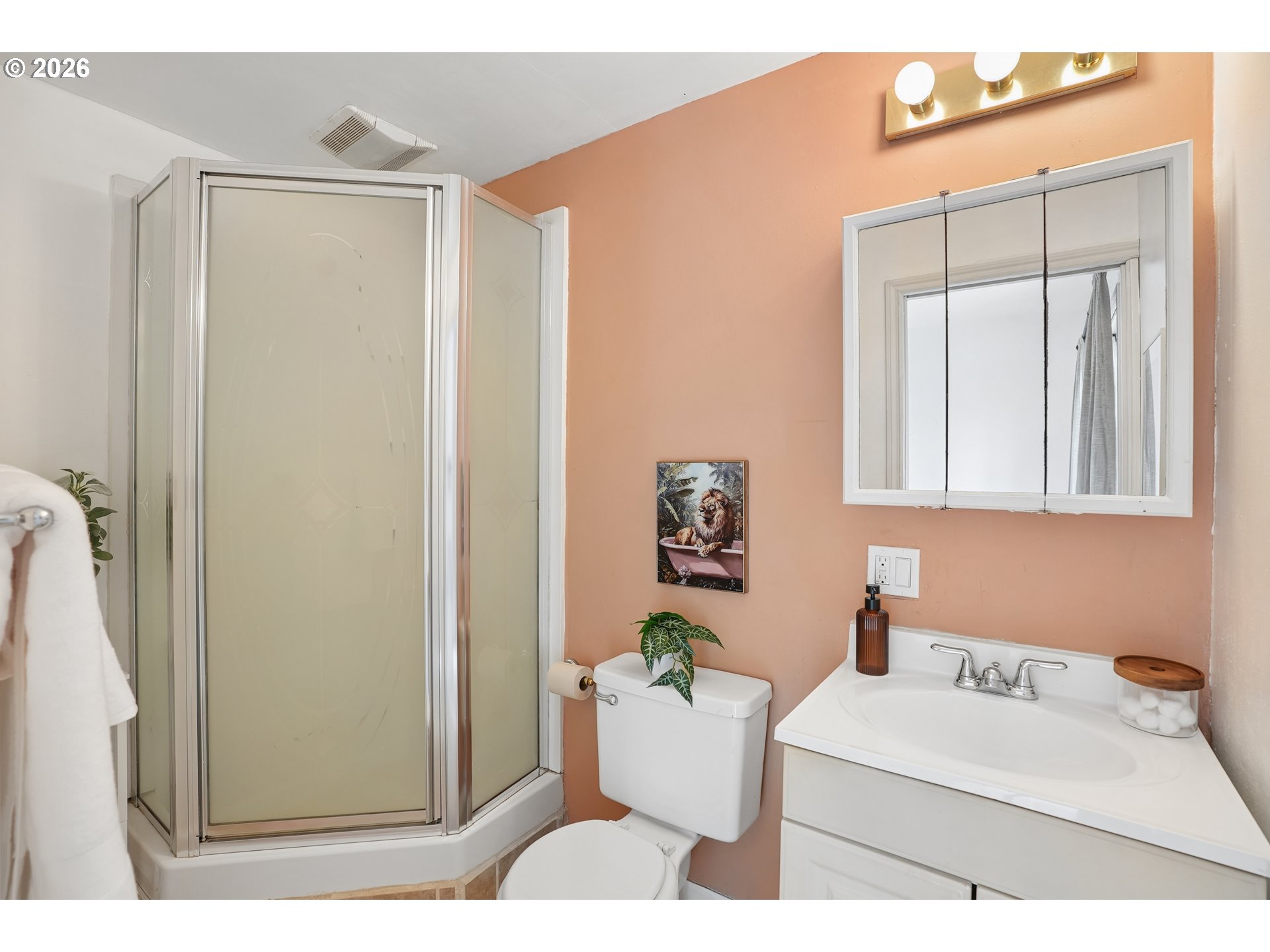 6930 Southwest Brier Place Portland, OR 97239 - Photo 16 of 35 Bathroom, Attached