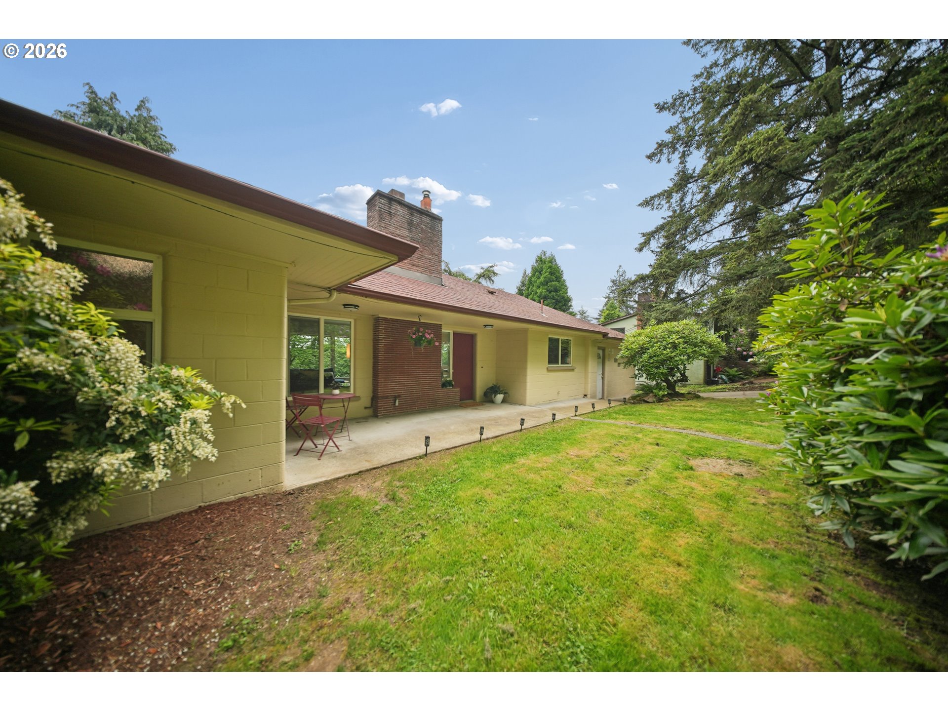 6930 Southwest Brier Place Portland, OR 97239 - Photo 4 of 35 Yard
