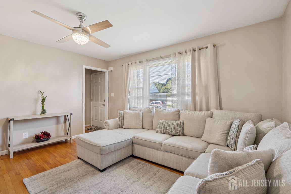 91 Corey Street Fords, NJ 08863 - Photo 3 of 25