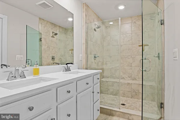 $820,000 | 13007 Hattontown Square, Herndon, VA 20171