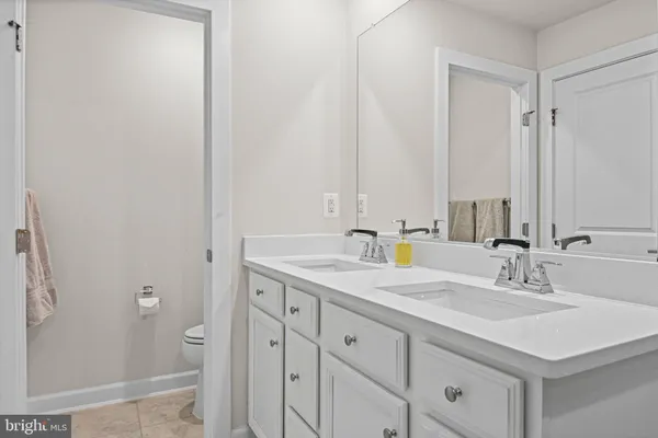 $820,000 | 13007 Hattontown Square, Herndon, VA 20171