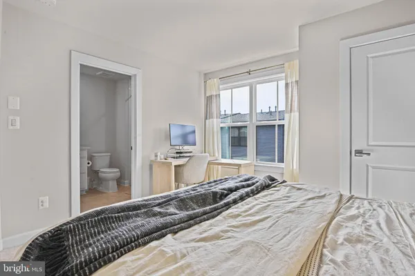 $820,000 | 13007 Hattontown Square, Herndon, VA 20171