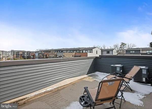 $820,000 | 13007 Hattontown Square, Herndon, VA 20171