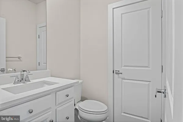 $820,000 | 13007 Hattontown Square, Herndon, VA 20171