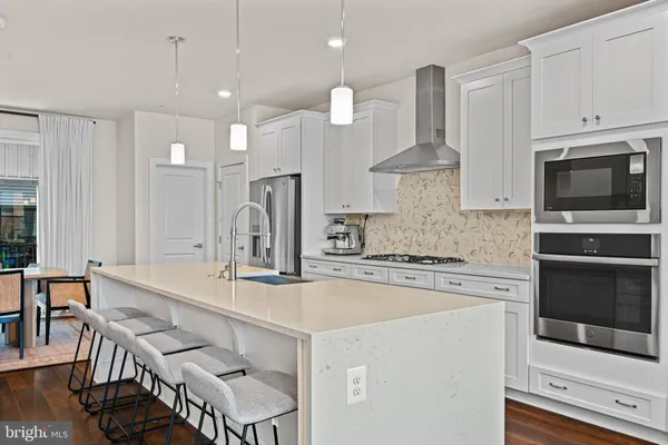 $820,000 | 13007 Hattontown Square, Herndon, VA 20171