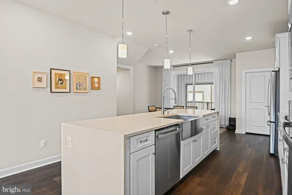 $820,000 | 13007 Hattontown Square, Herndon, VA 20171