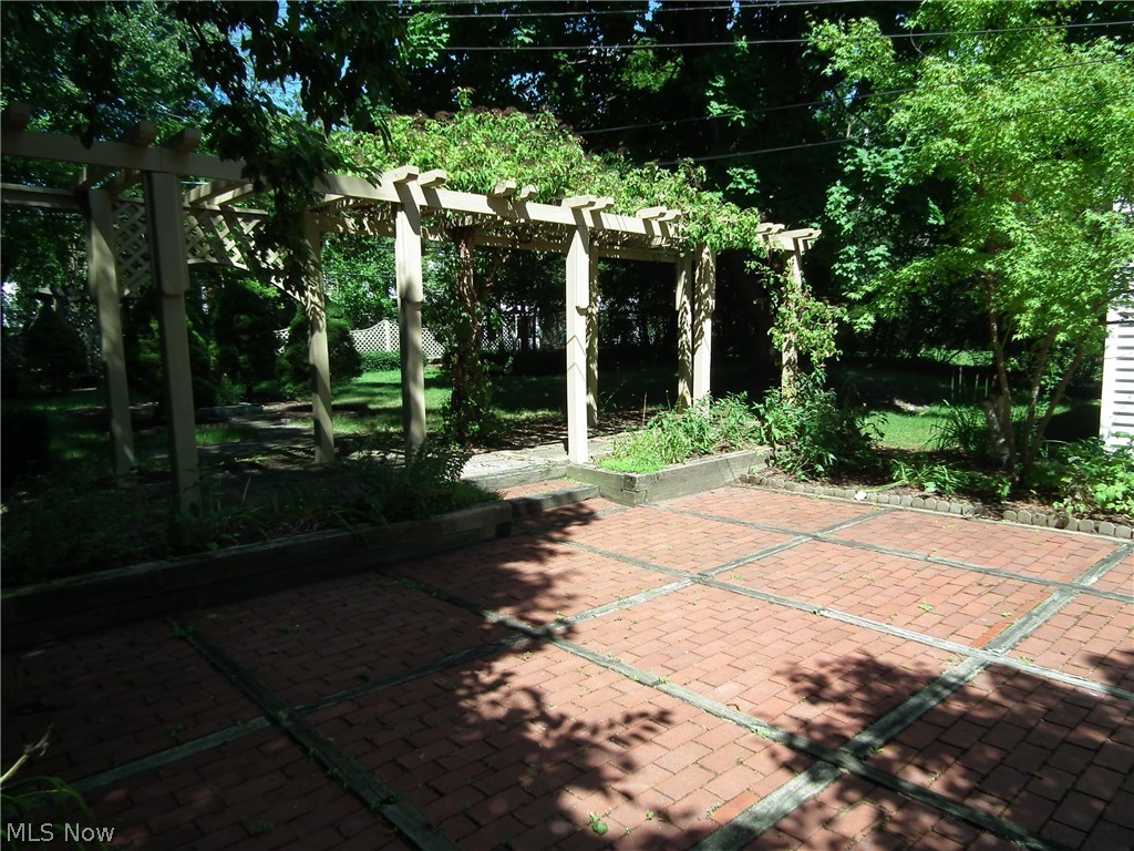 23489 Wimbledon Road Beachwood, OH 44122 - Photo 13 of 16