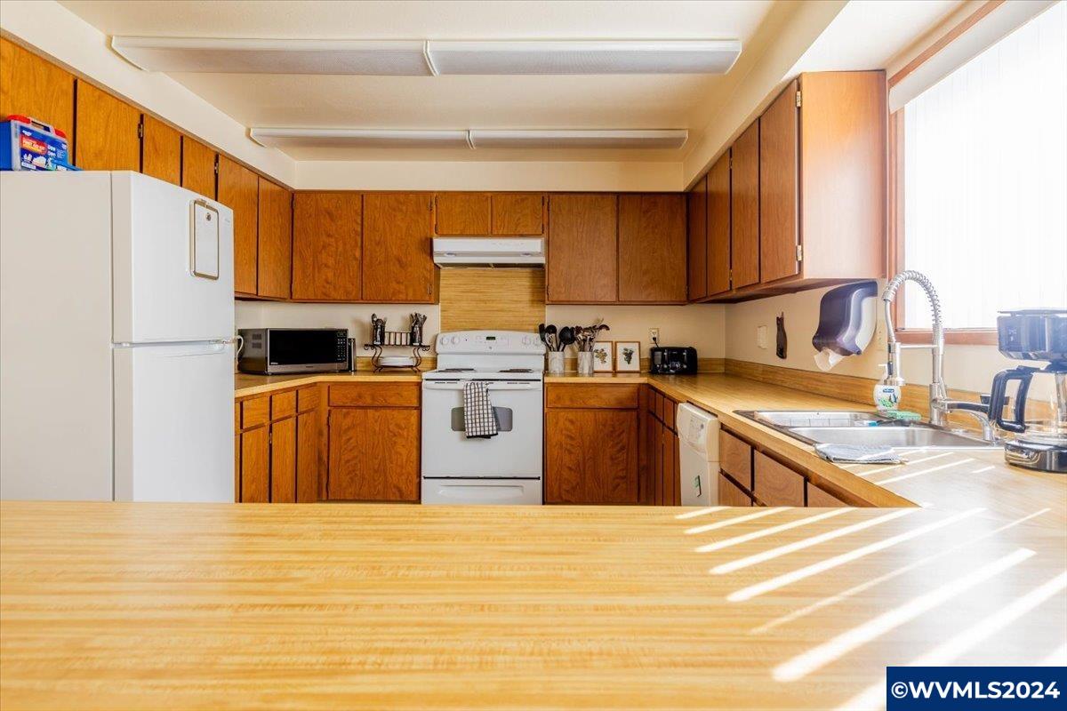 1602 Northeast Riverside Drive, Unit 32 McMinnville, OR 97128 - Photo 42 of 46