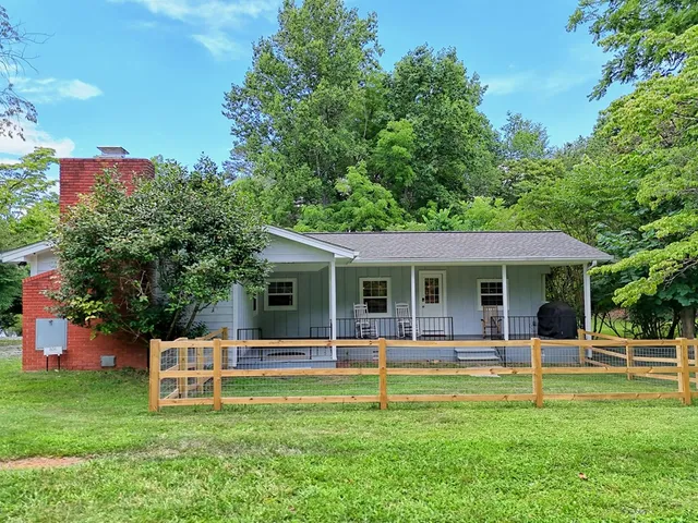 $799,900 | 806 Ledford Chapel Road, Hayesville, NC 28904