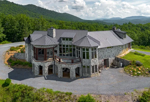 $1,790,000 | 144 Seven Ridges Road, Hot Springs, VA 24445