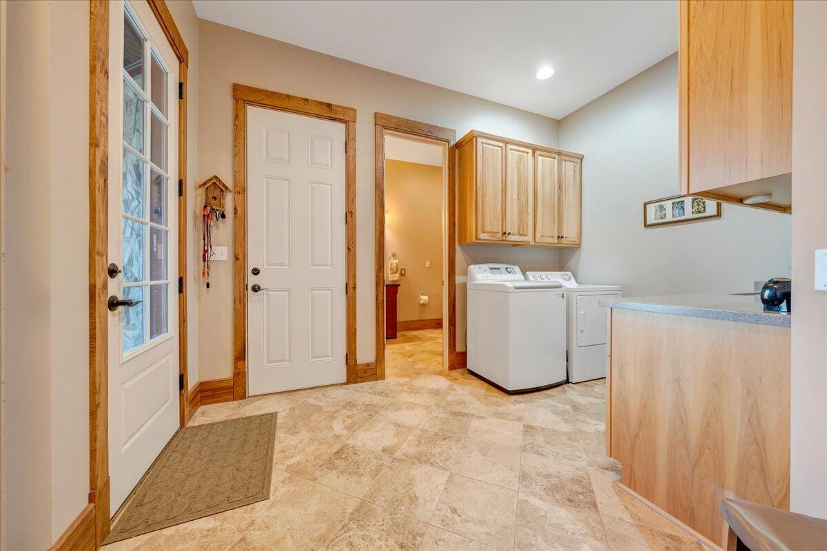 144 Seven Ridges Road Hot Springs, VA 24445 - Photo 38 of 89 34 Laundry room