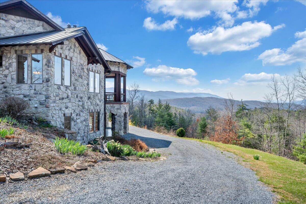 144 Seven Ridges Road Hot Springs, VA 24445 - Photo 7 of 89 Exterior