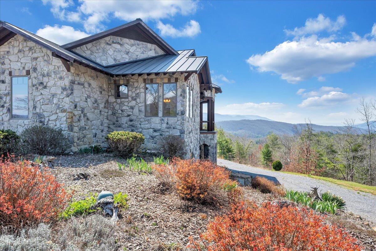 144 Seven Ridges Road Hot Springs, VA 24445 - Photo 9 of 89 Exterior