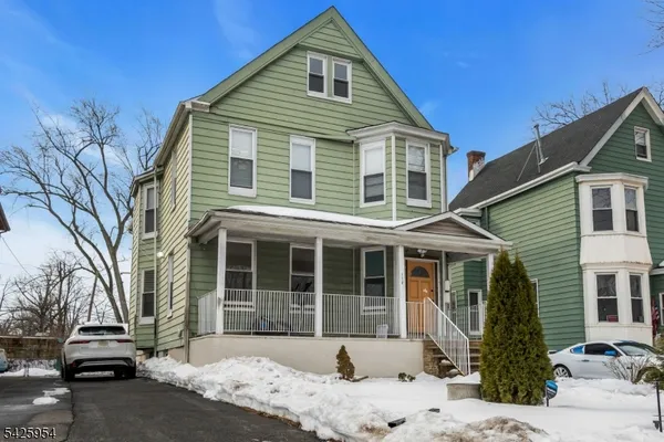 $2,595 | 123 Dodd Street, Unit 1, East Orange, NJ 07017