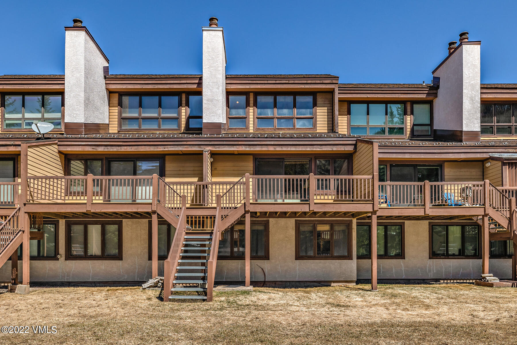 1750 South Frontage Road West, Unit E3 Vail, CO 81657 - Photo 32 of 39 front view of a house with a balcony
