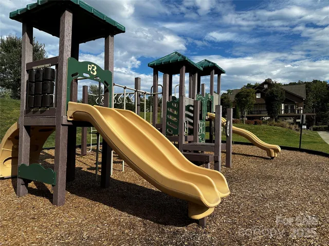a view of a tennis court