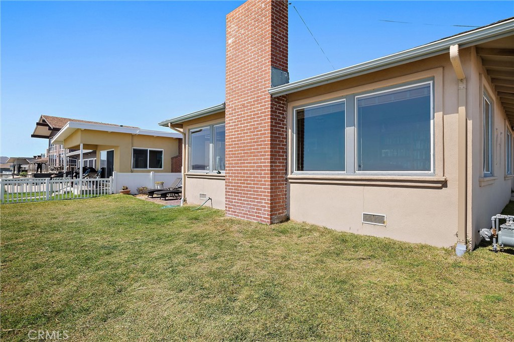 2670 Studio Drive Cayucos, CA 93430 - Photo 11 of 52 a front view of house with yard
