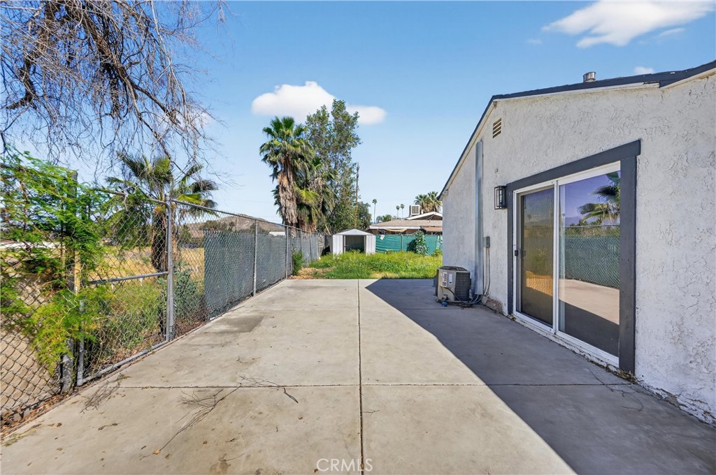 475 Transit Avenue Riverside, CA 92507 - Photo 29 of 34