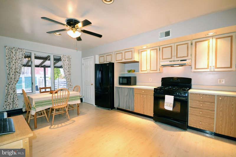 3808 Roland Avenue Baltimore, MD 21211 - Photo 12 of 29 Kitchen