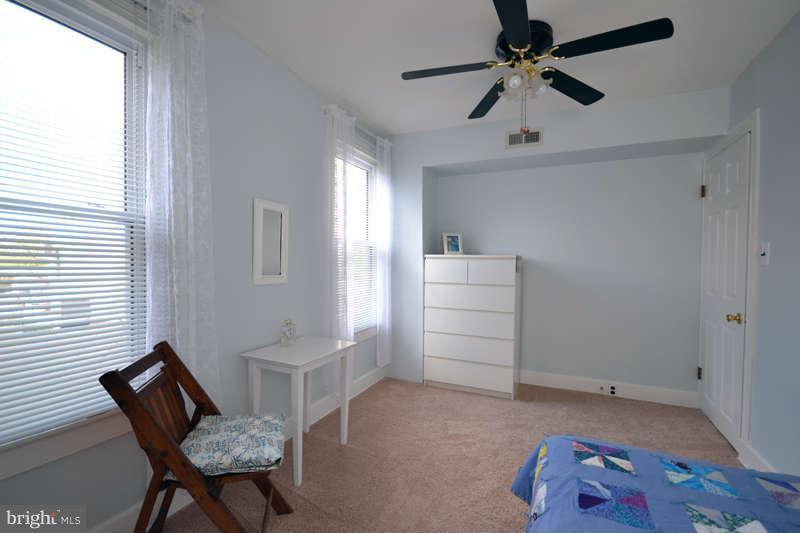 3808 Roland Avenue Baltimore, MD 21211 - Photo 23 of 29 Bedroom