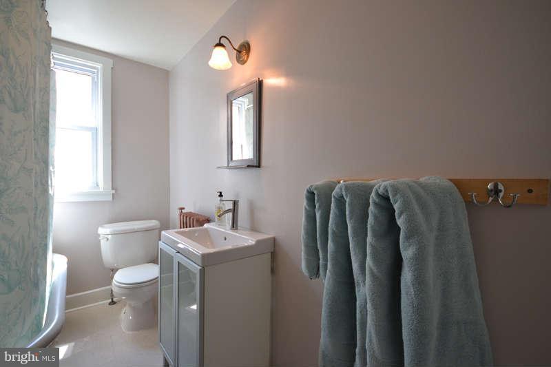 3808 Roland Avenue Baltimore, MD 21211 - Photo 26 of 29 Bath