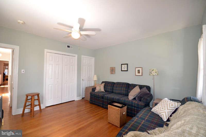 3808 Roland Avenue Baltimore, MD 21211 - Photo 8 of 29 Family Room