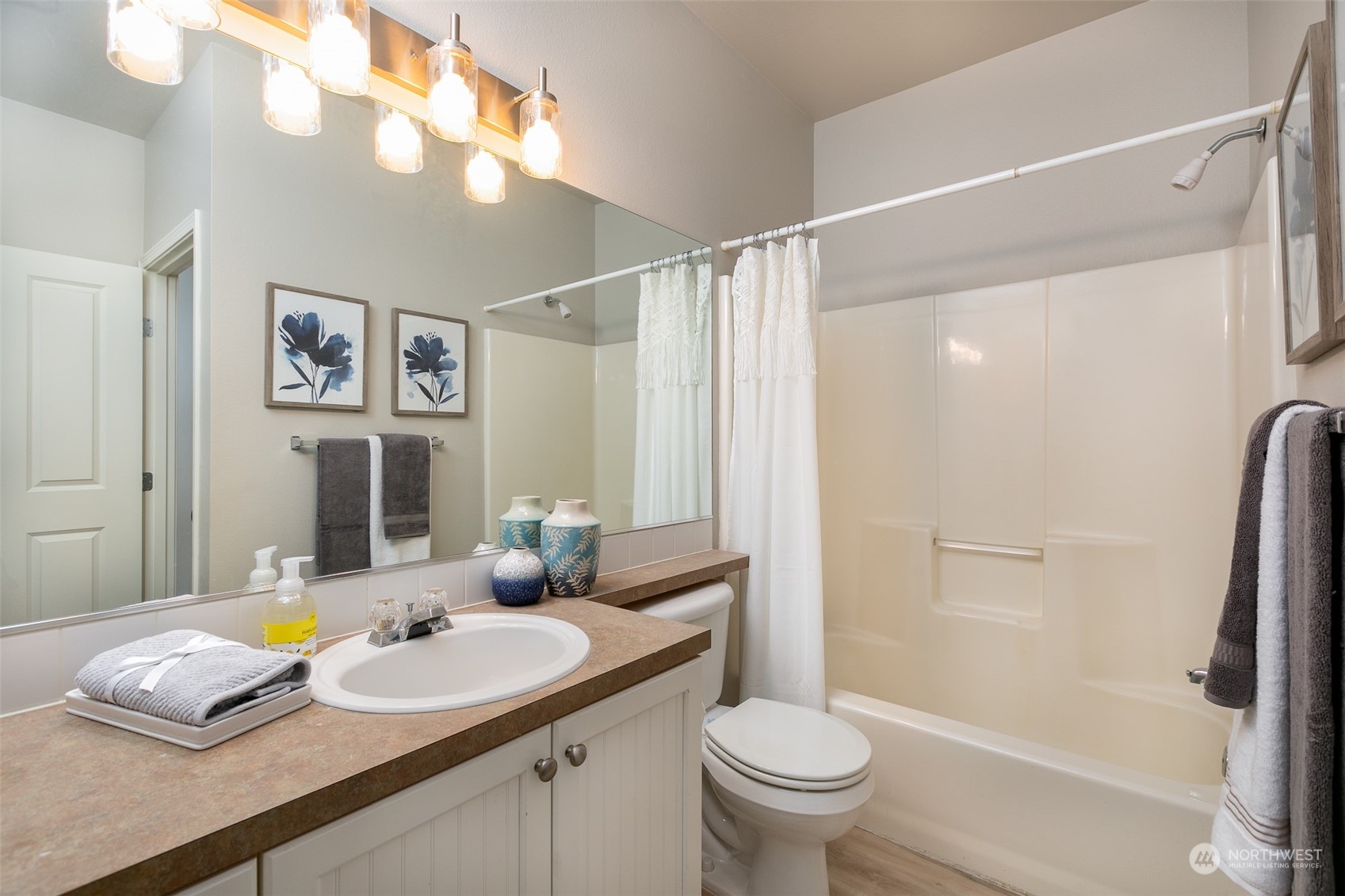 1500 South 18th Street, Unit D102 Renton, WA 98055 - Photo 15 of 21 Gallery Image 15