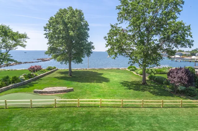 a view of an outdoor space and garden